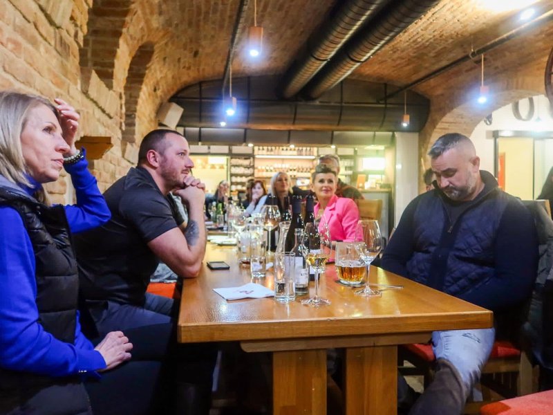 Zespół Kapka Wina Pszczyna i Żywiec podczas winiarskiej wyprawy